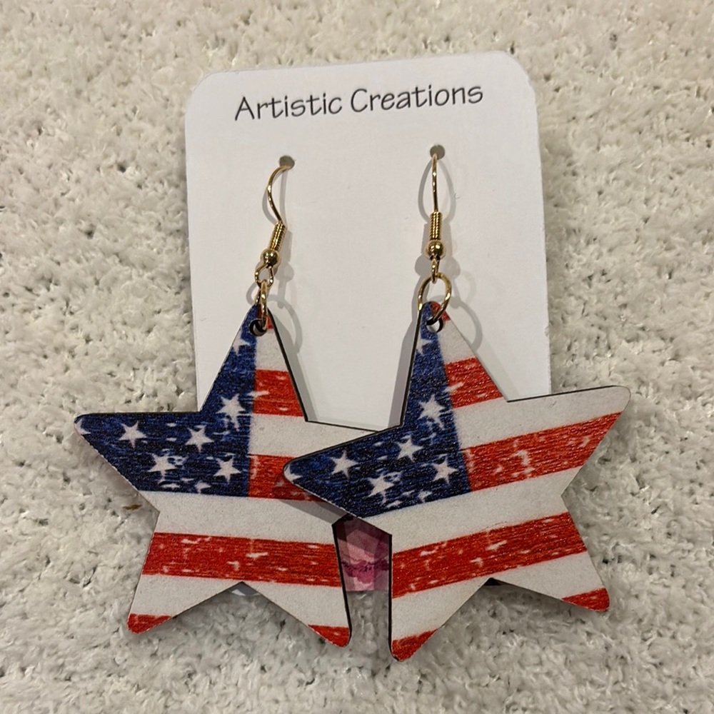American Flag Patriotic Star-Shaped Wood Fadhion Earrings NWT